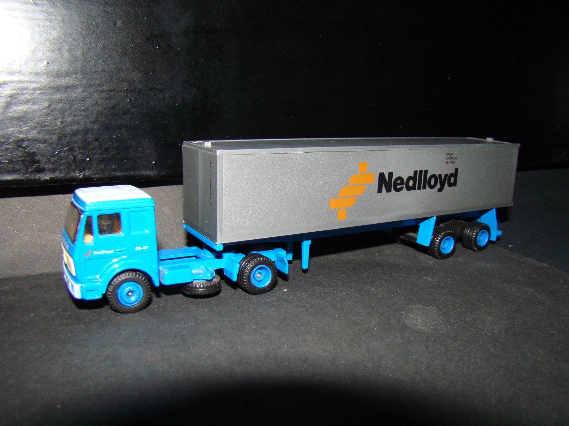 Nedlloyd EFSI Volvo Logo Midden 2 asser trailer