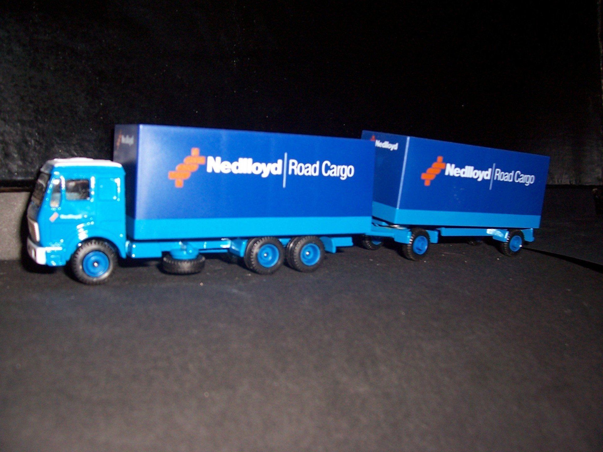 Nedlloyd EFSI MB witte trekker dak