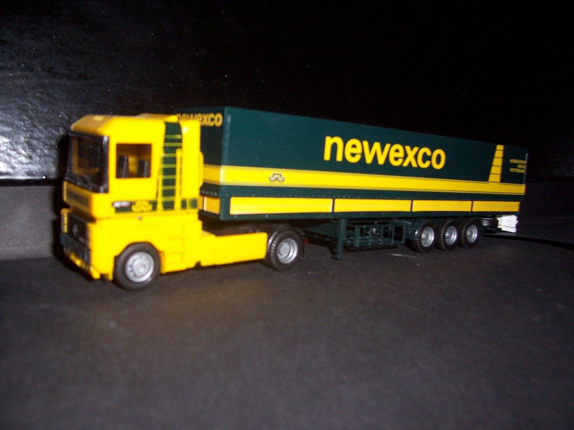Newexco AWM-AMW 53204 Renault AE 520 Magnum