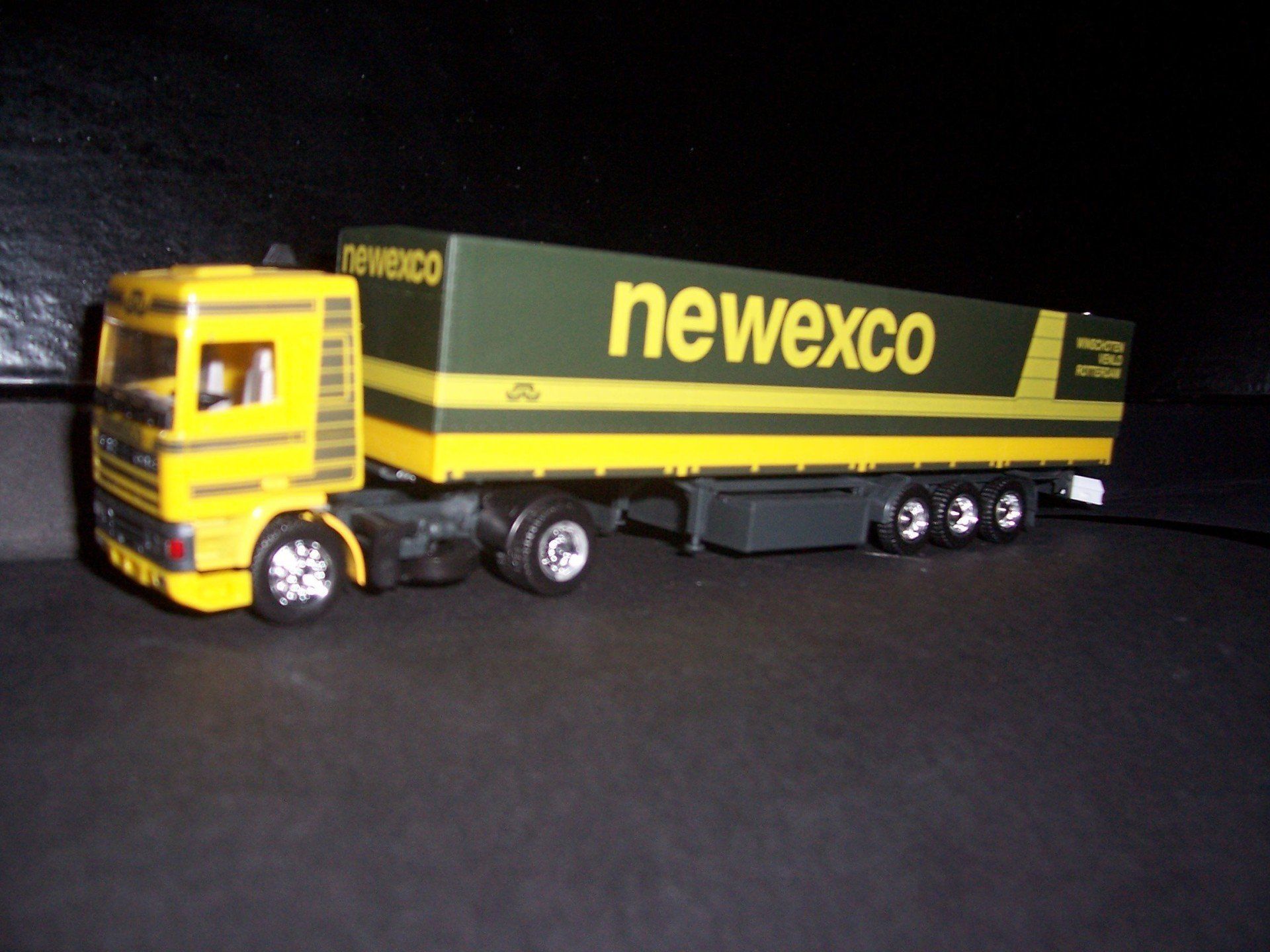 Newexco Herpa 911290 DAF 95 SC