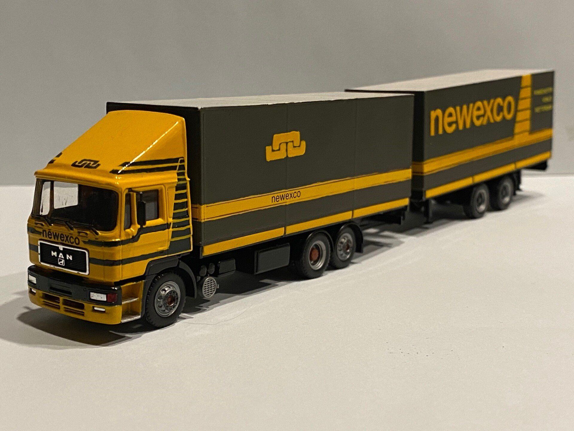 Newexco Herpa MAN Commander Eigenbouw