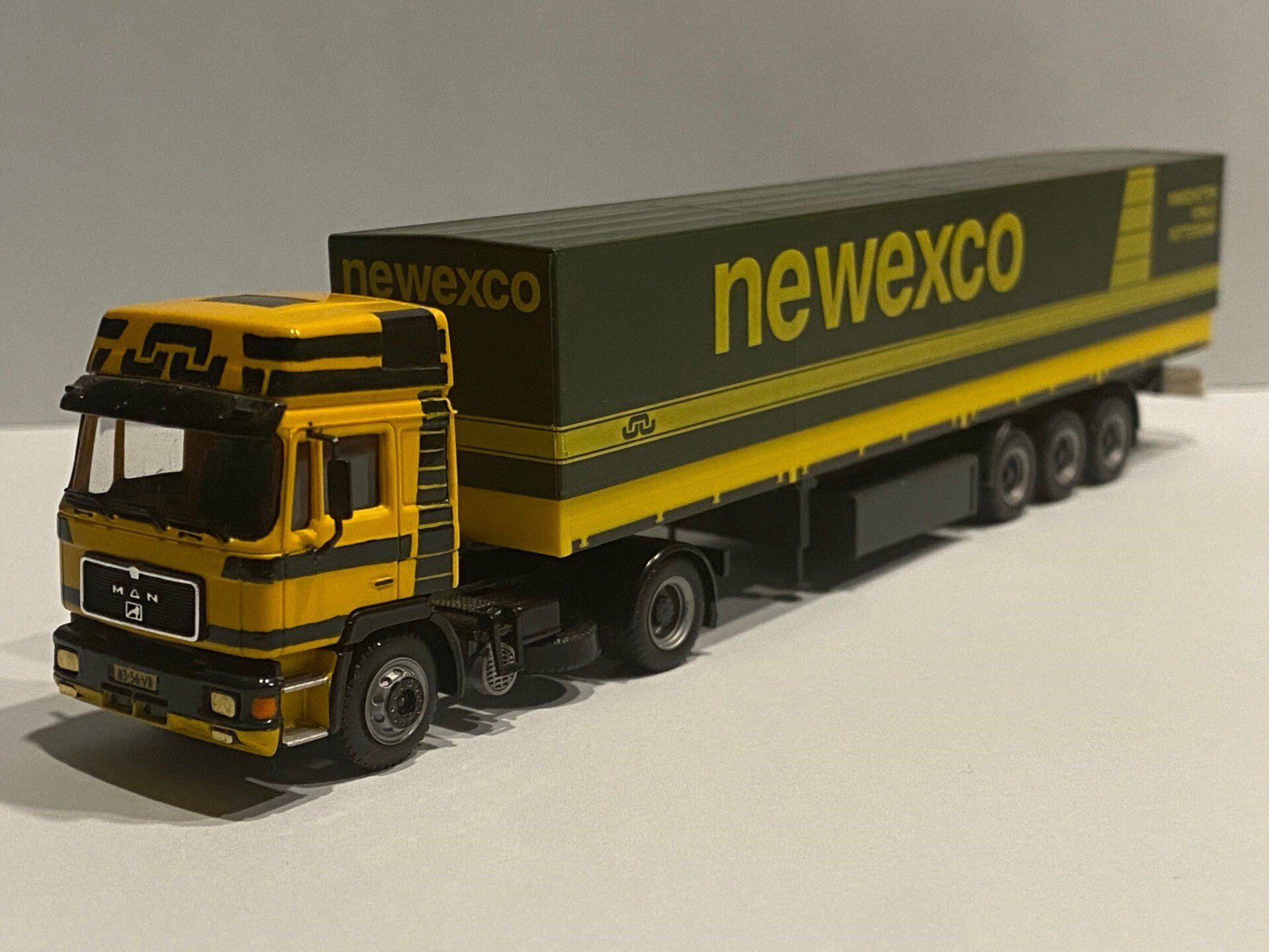 Newexco Herpa MAN Commander Eigenbouw