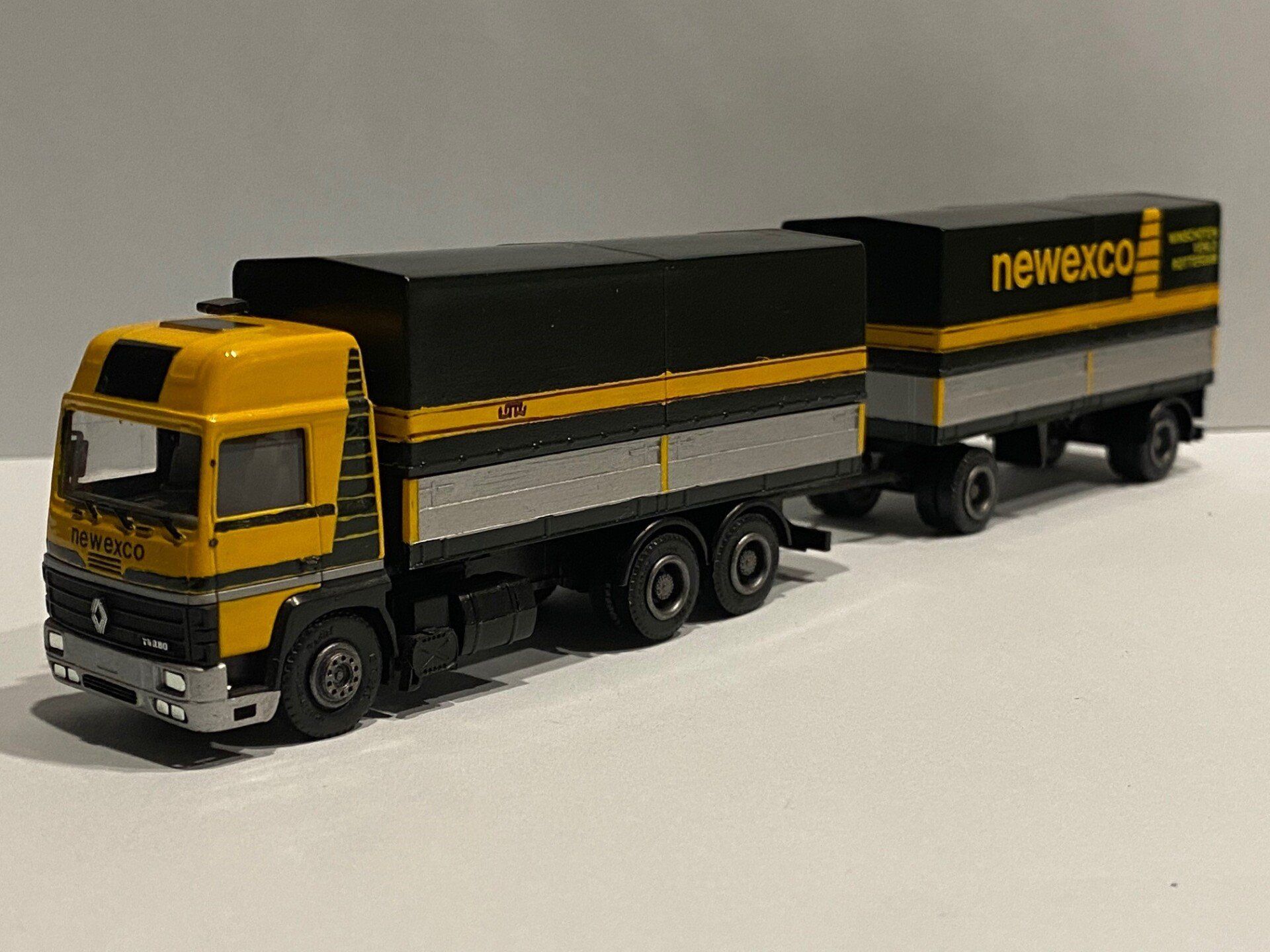 Newexco Herpa Renault Major Eigenbouw