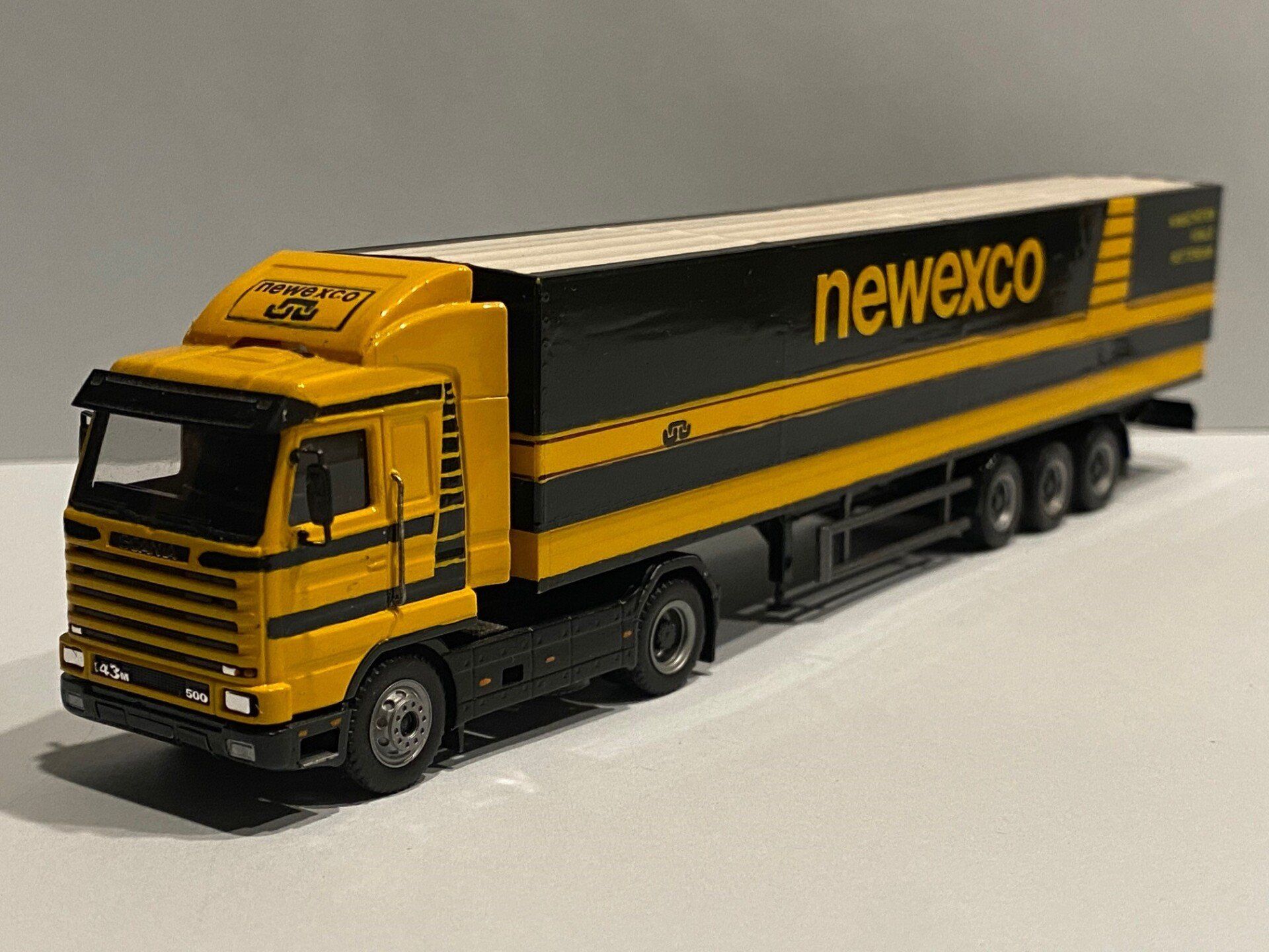 Newexco Herpa Scania 143 Streamline Eigenbouw