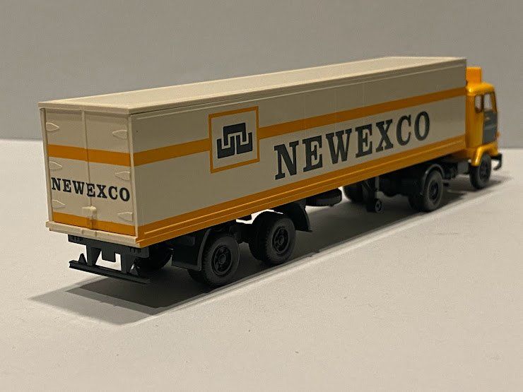 Newexco Wiking 054202 Volvo F88 achterzijde
