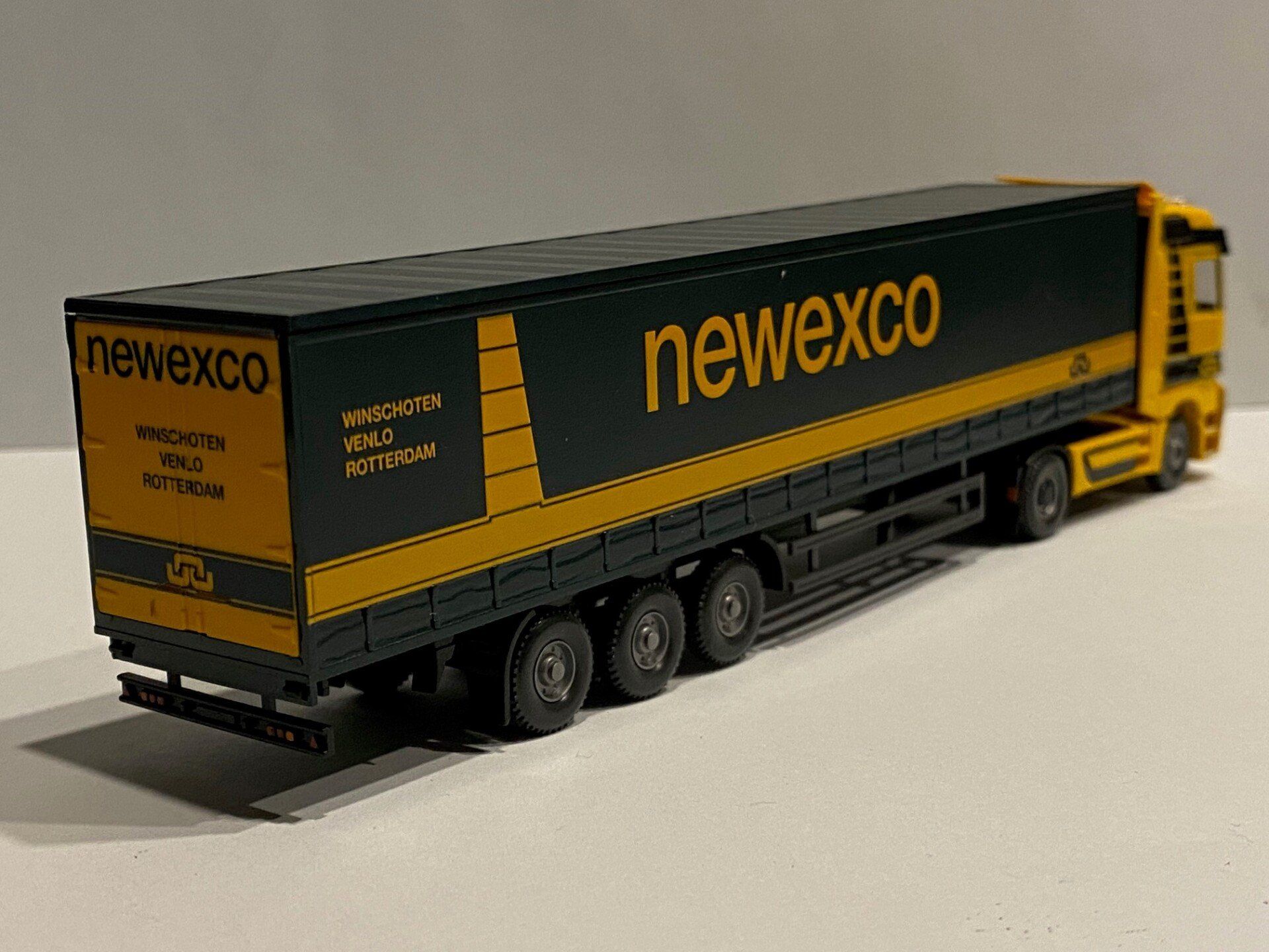 Newexco Wiking Mercedes Eigenbouw achterzijde