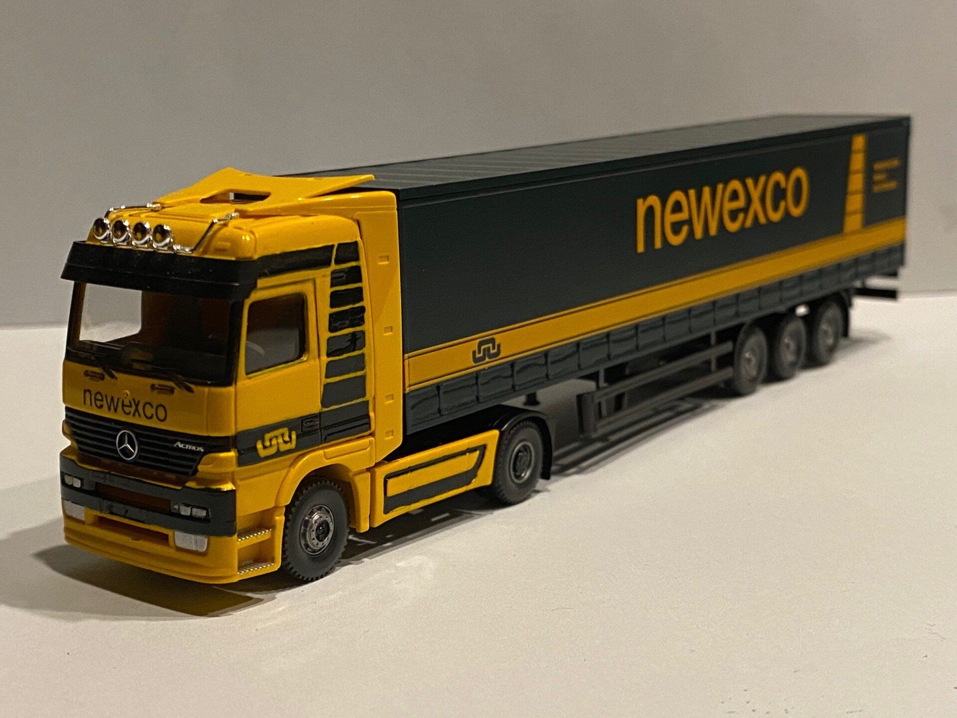 Newexco Wiking Mercedes Eigenbouw