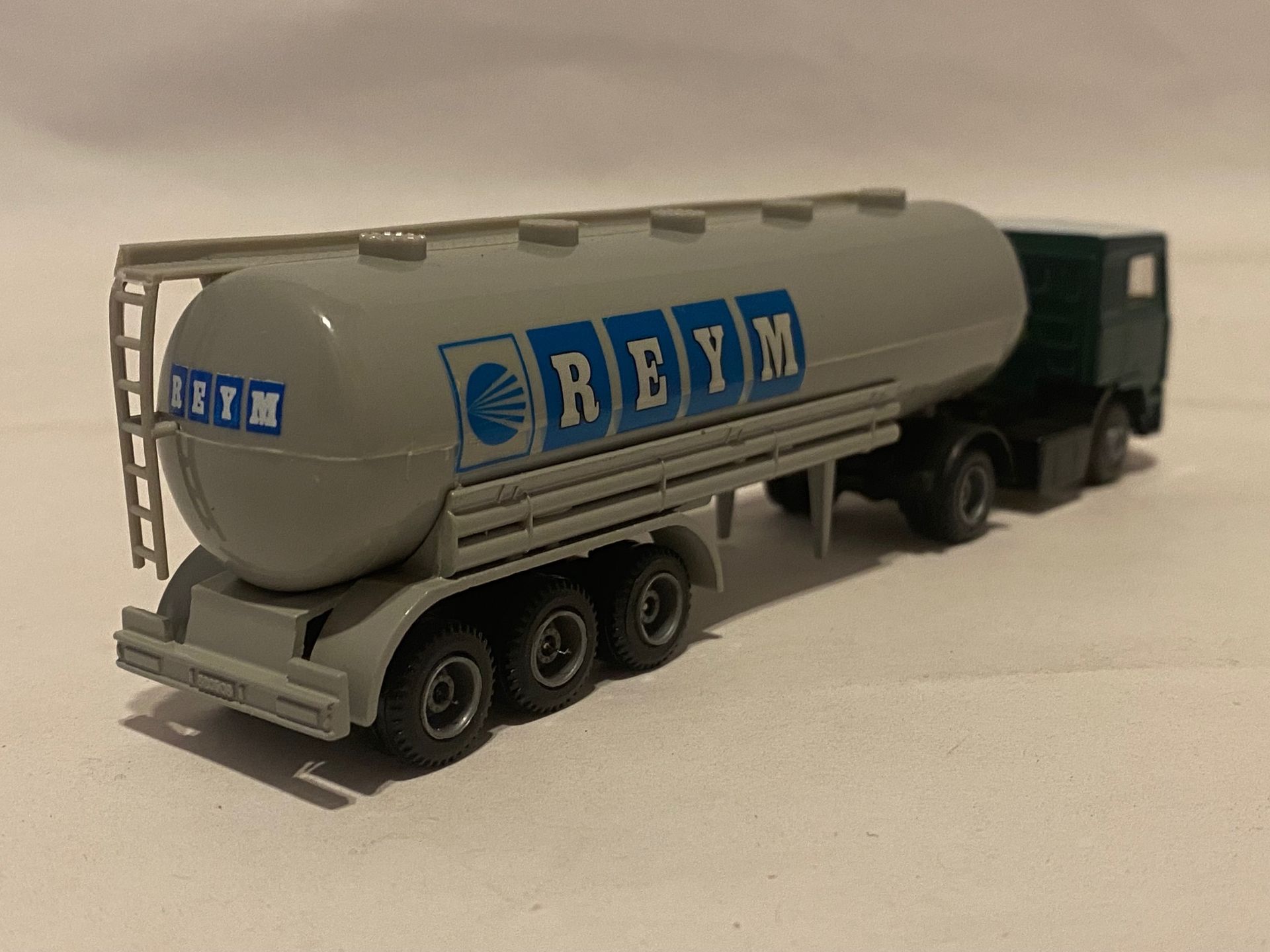 Reym EFSI Volvo achterzijde