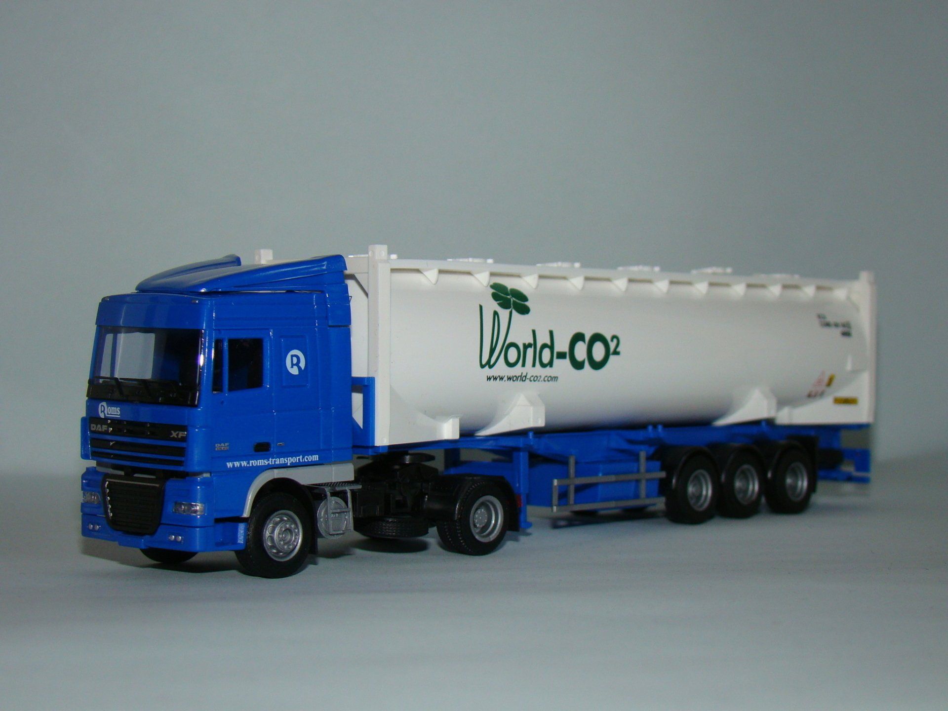 Roms - Container World CO2 AMW-AWM 74144 DAF XF SC
