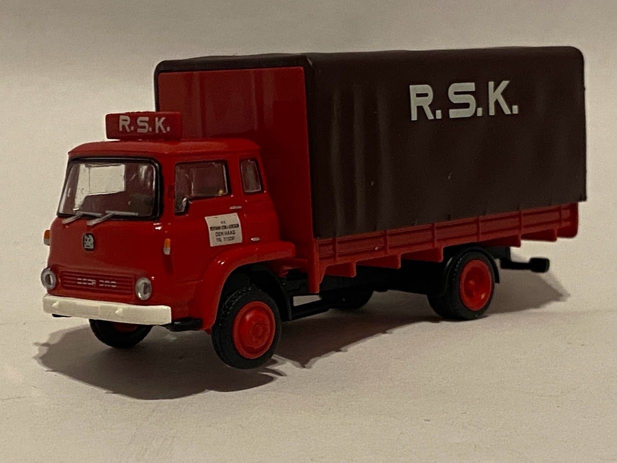 RSK Den Haag Brekina 35930 Bedford TK voorzijde