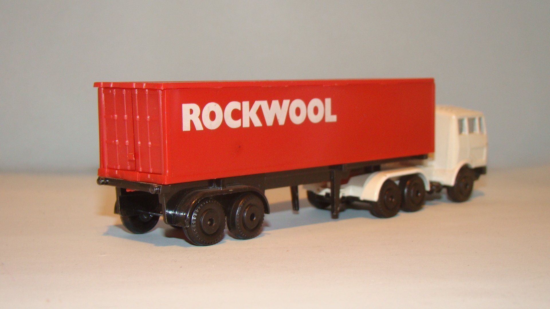 Rockwool EFSI MB Wit Kasten Trailer rechte teksten achterzijde achterzijde