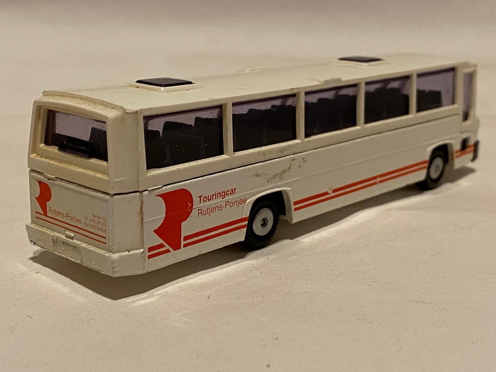 Rutjens-Ponjee EFSI 241128 Jonkheere Bermuda achterzijde