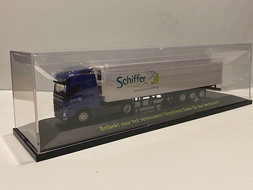 Schiffer Holland OTO Volvo FH voorzijde