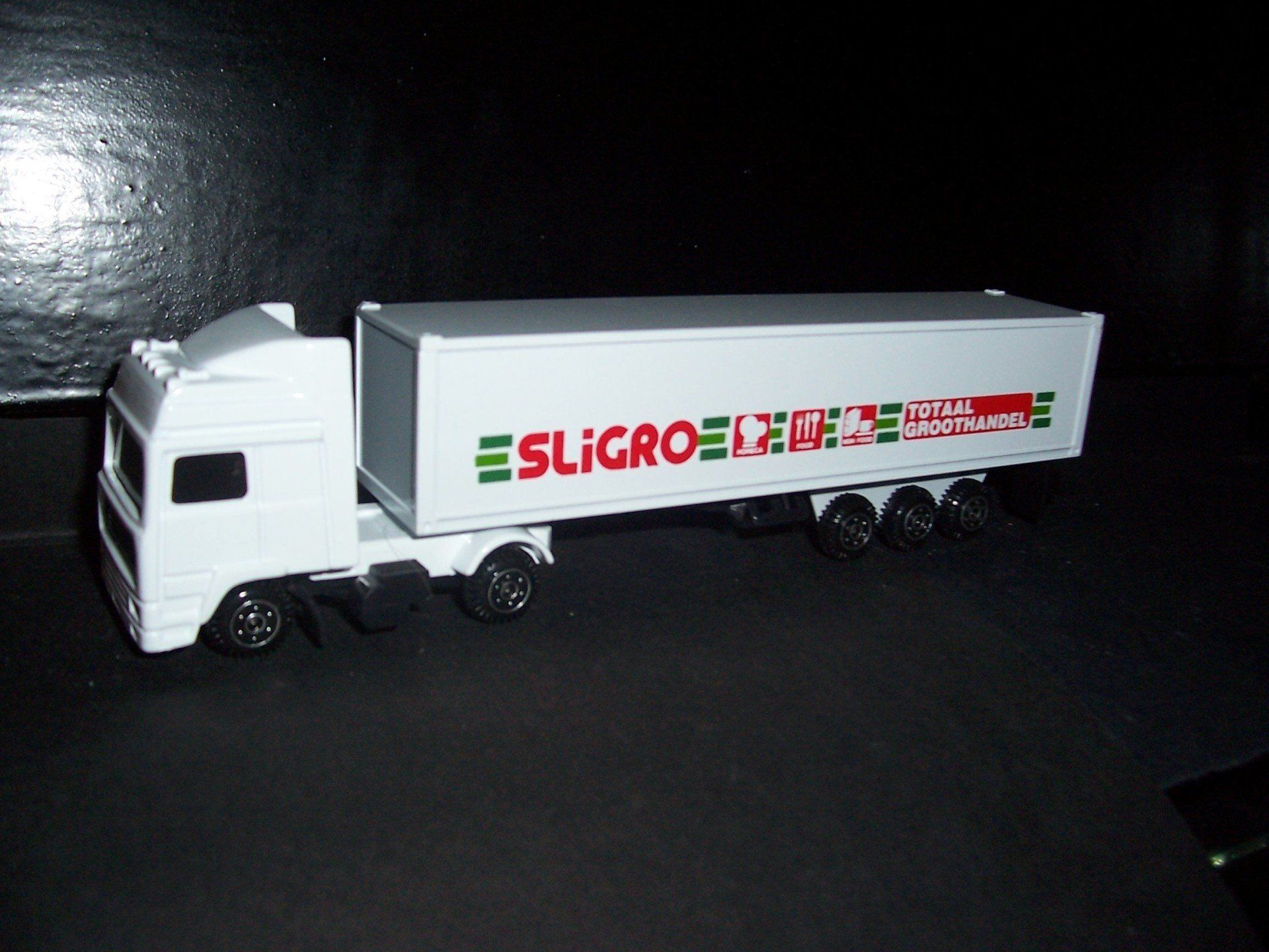 Sligro Made in China trekker oplegger