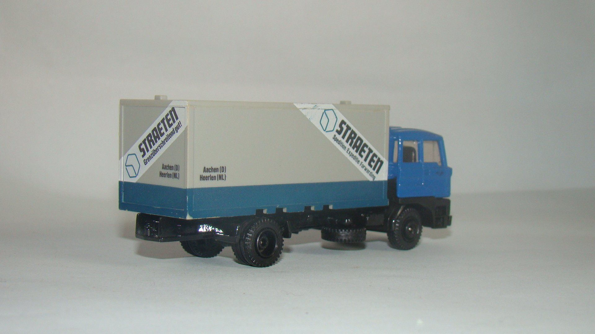 Straeten Holland OTO DAF 2 assige Motorwagen achterzijde