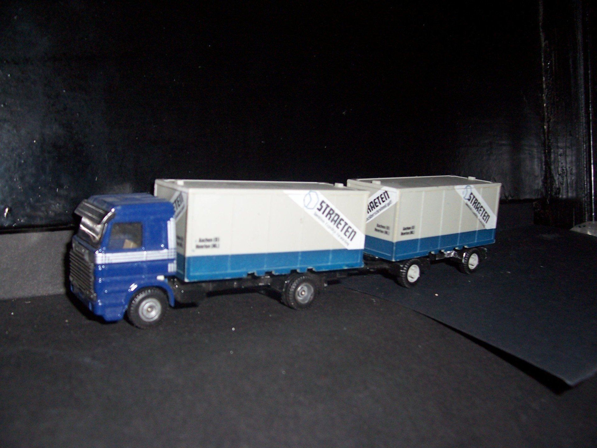 Straeten Holland OTO Scania grijs blauwe combi