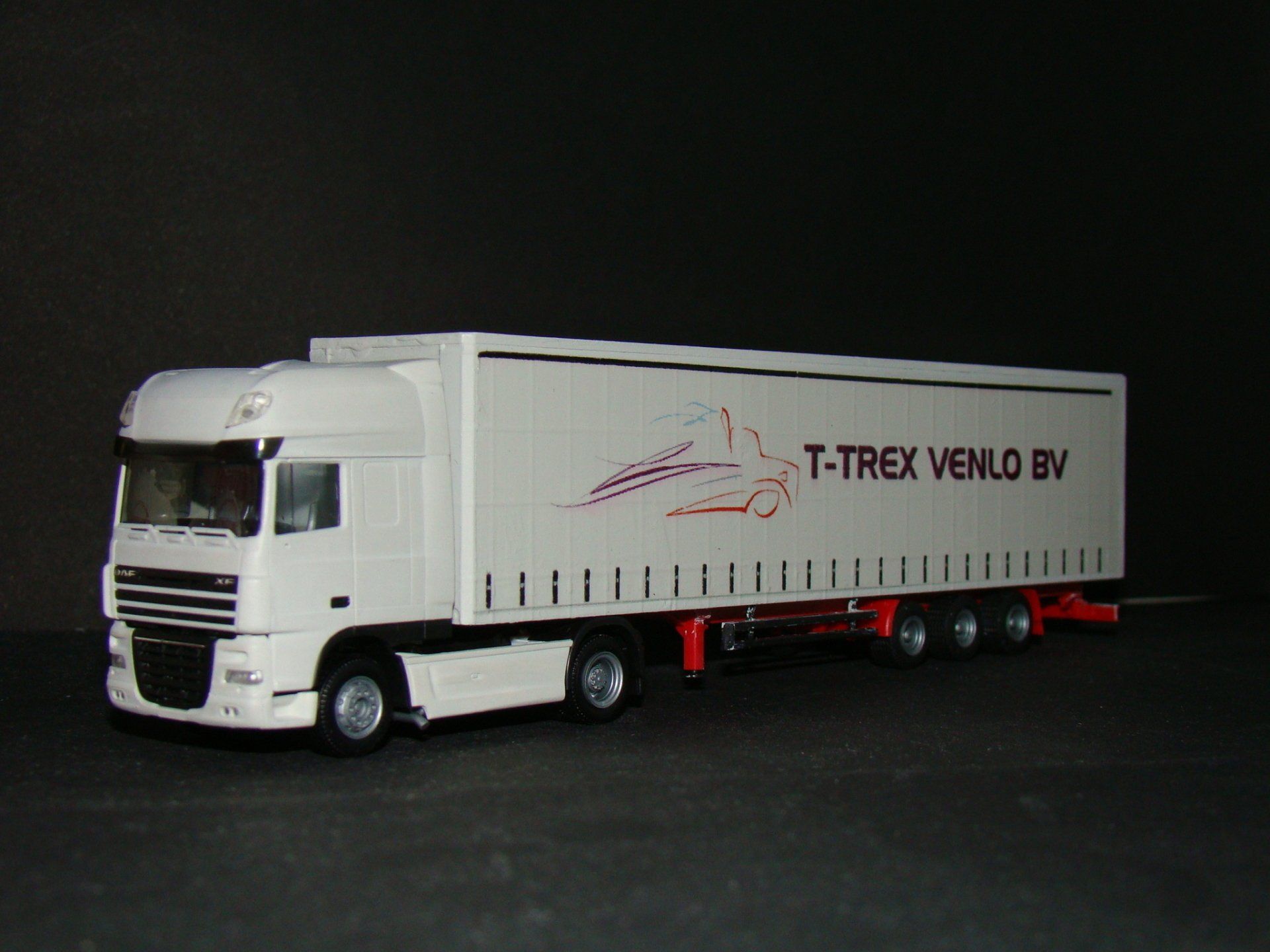 T-Trex Herpa DAF XF 105 SSC Eigenbouw zonder tel. nr.