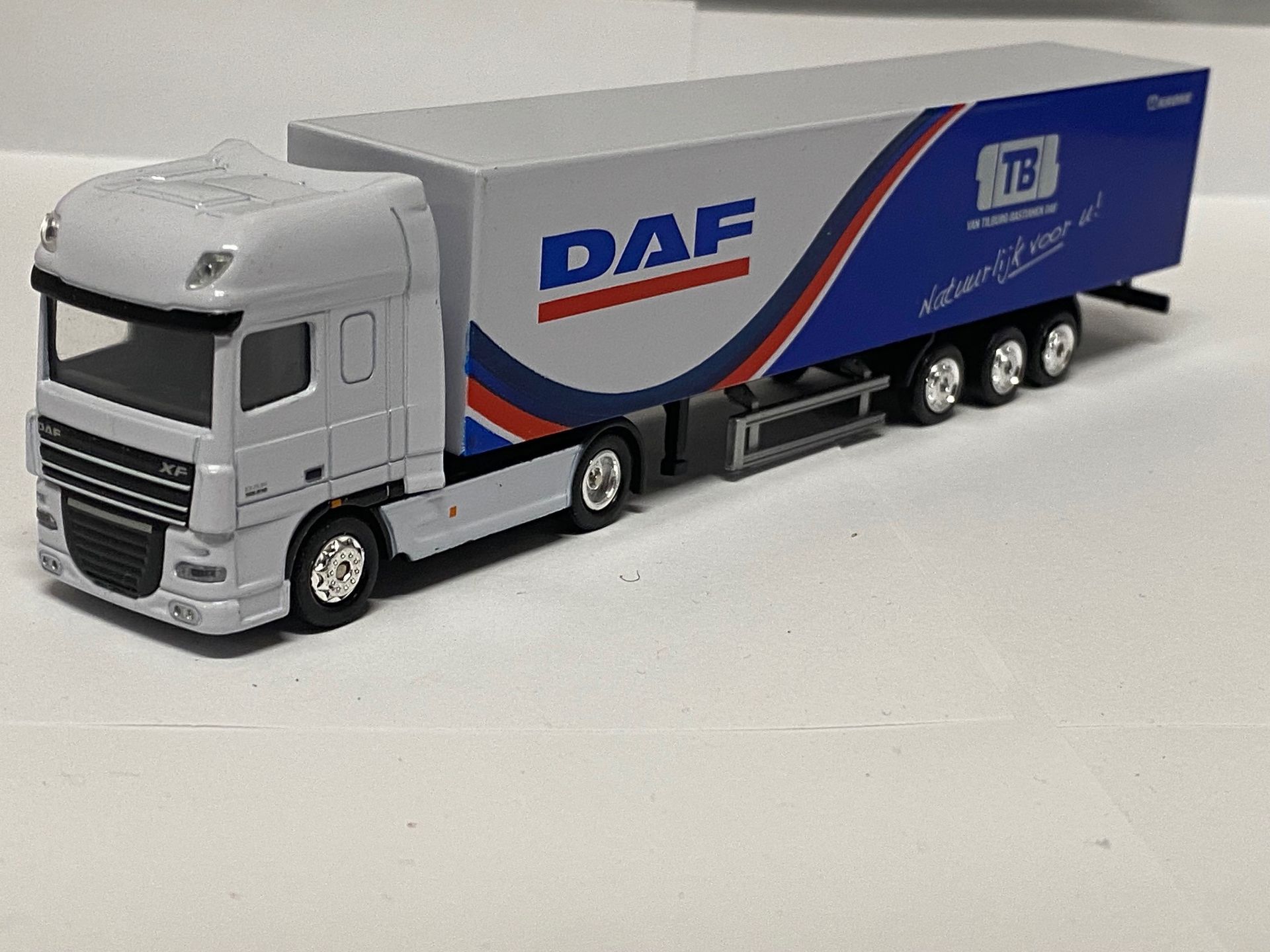 TB van Tilburg-Bastianen DAF 106 SSC voorzijde