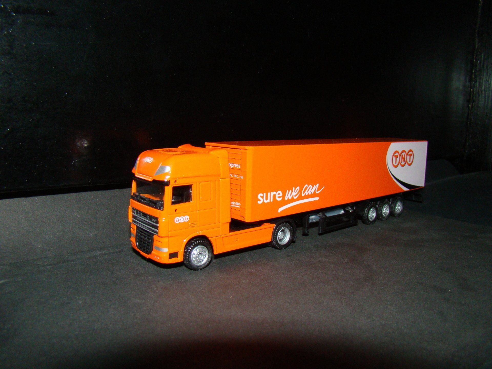 TNT Holland OTO DAF 105 SSC