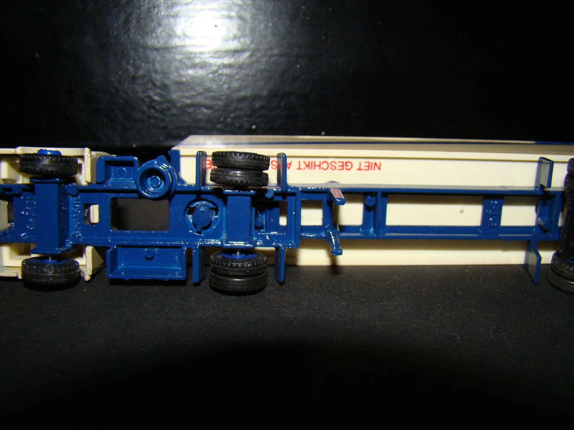 Thyssen Haniel EFSI MB Blauw Chassis onderzijde laadbak bedrukt