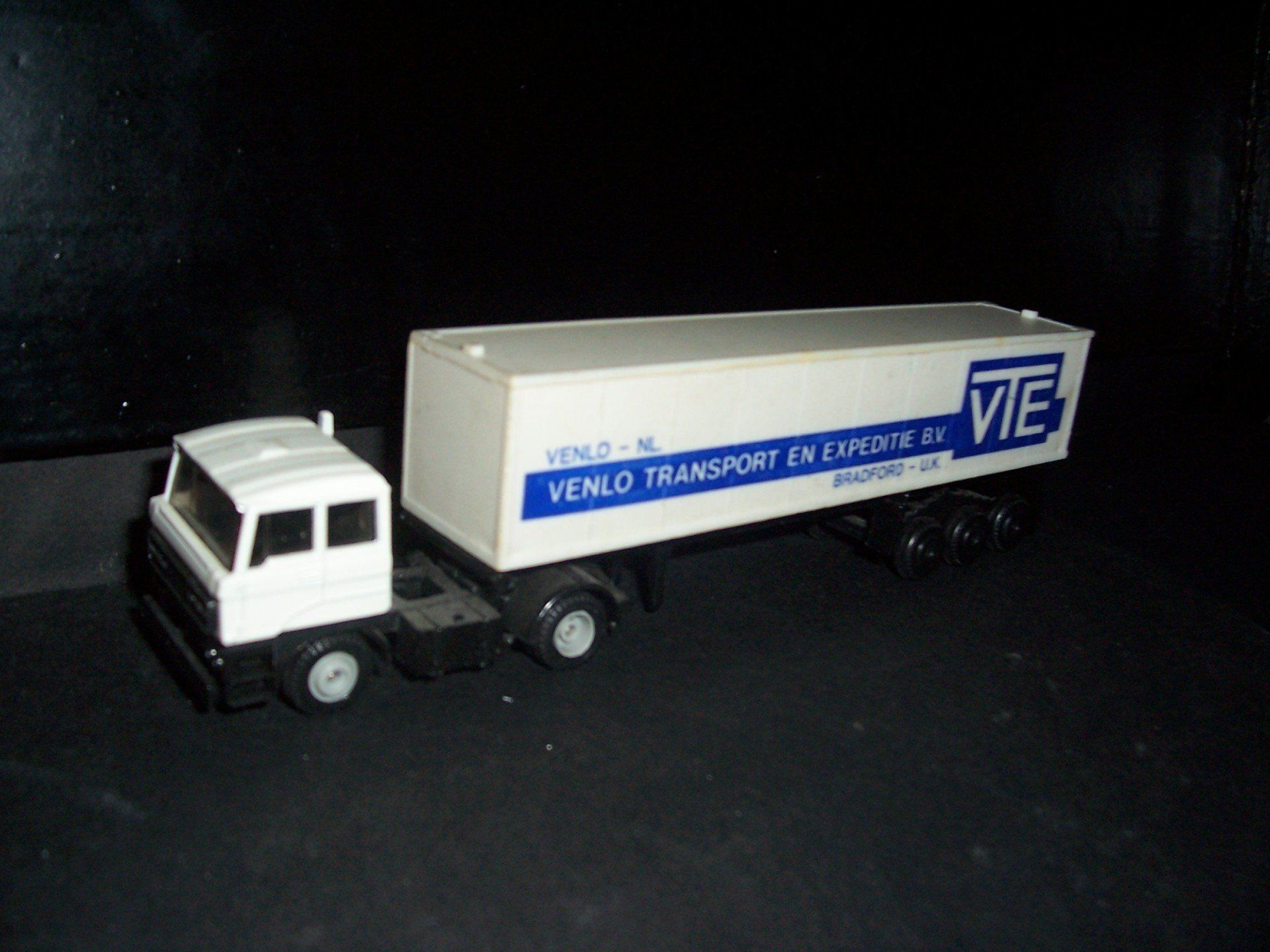 VTE EFSI DAF 3300 Venlo - Bradford