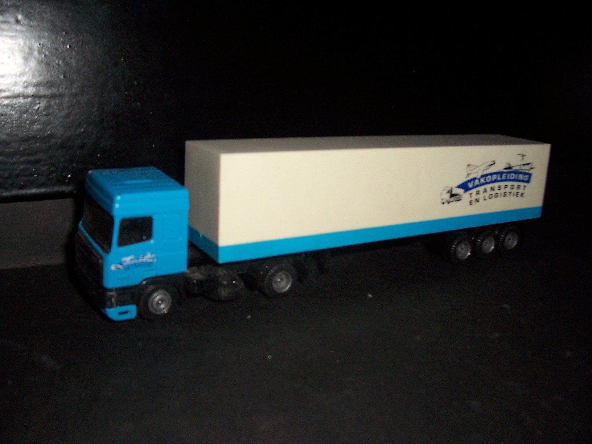 Vakopleiding EFSI DAF 95 SC Logo achter