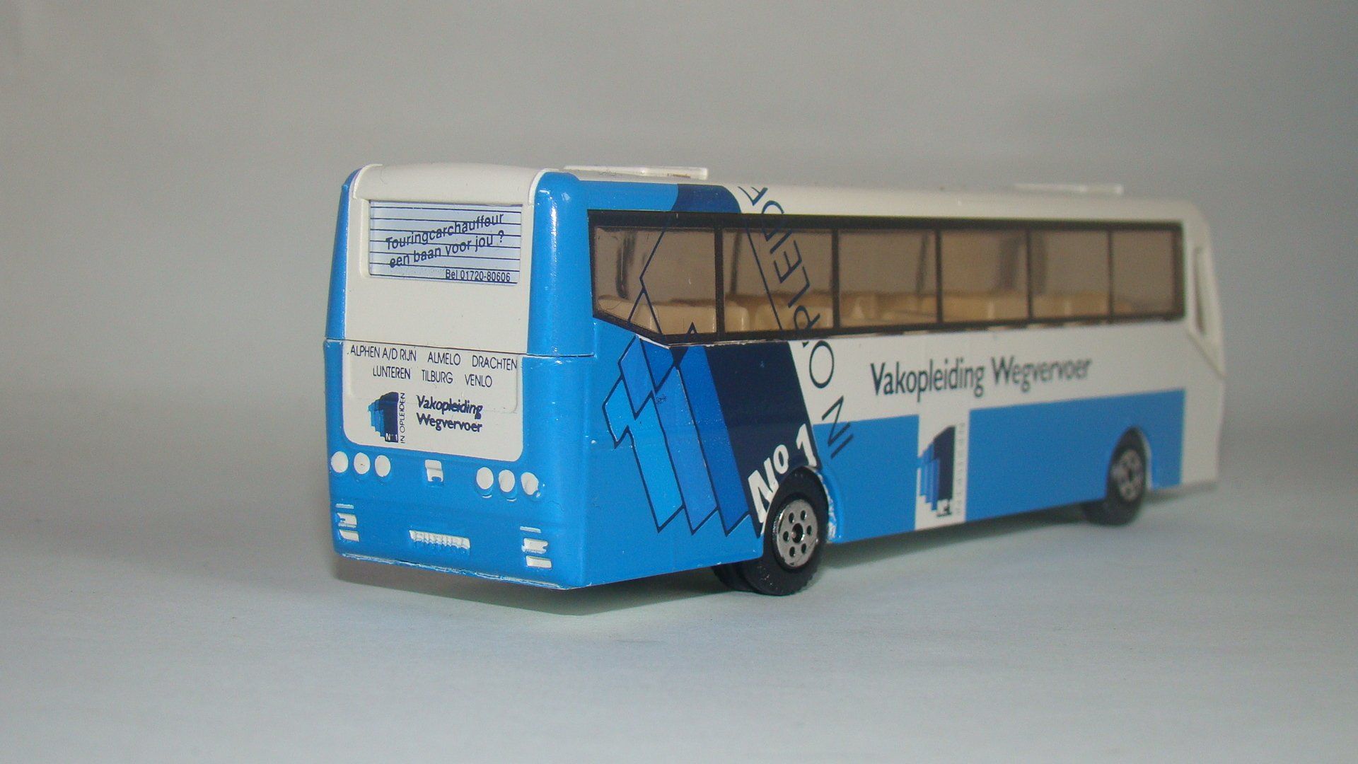 Vakopleiding No. 1 EFSI Bova Futura bus achterzijde