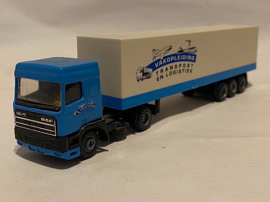 Vakopleiding EFSI DAF 95 SC Logo voor Tel.nr achterop