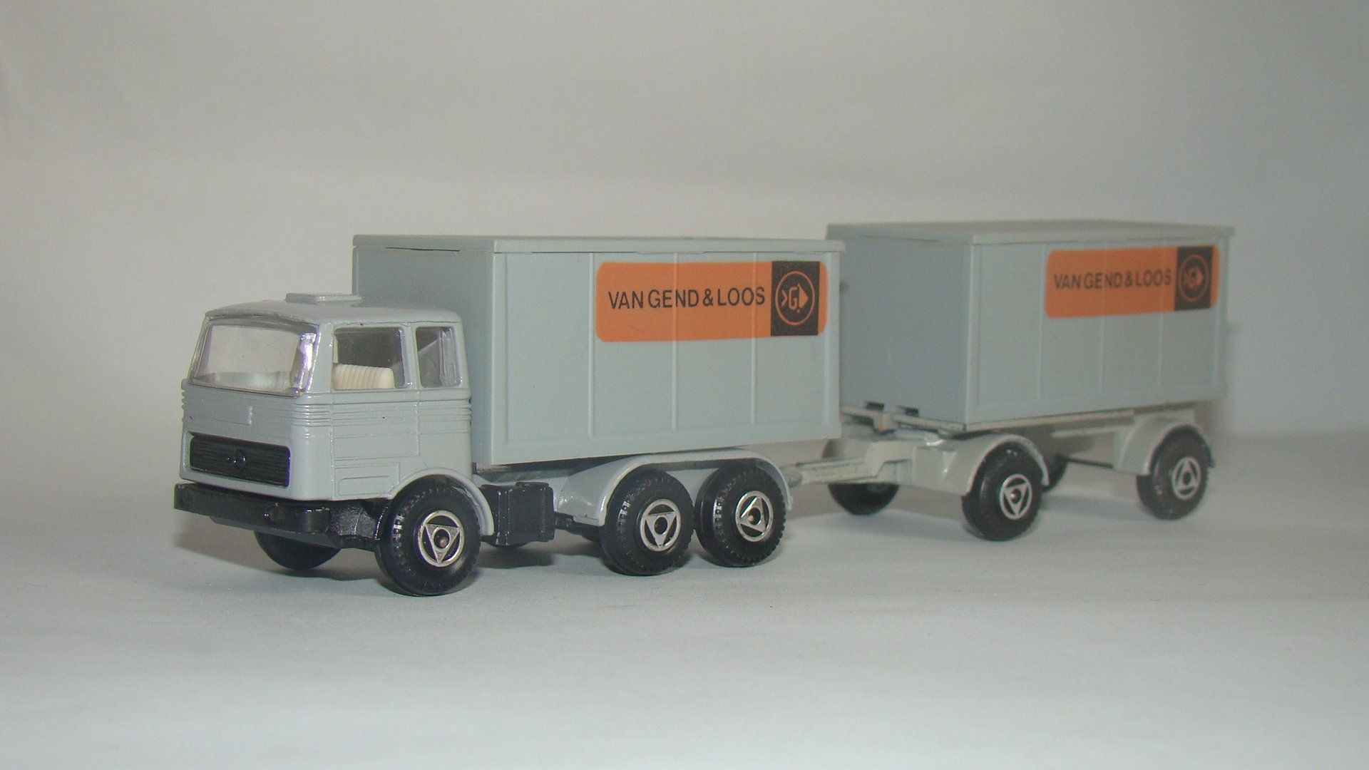 van Gend en Loos EFSI MB Combi Kasten opbouw