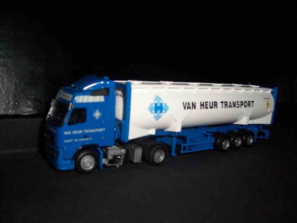 Van Heur AWM-AMW 73857 Volvo FH16 glob. Aerosp + Silotrailer