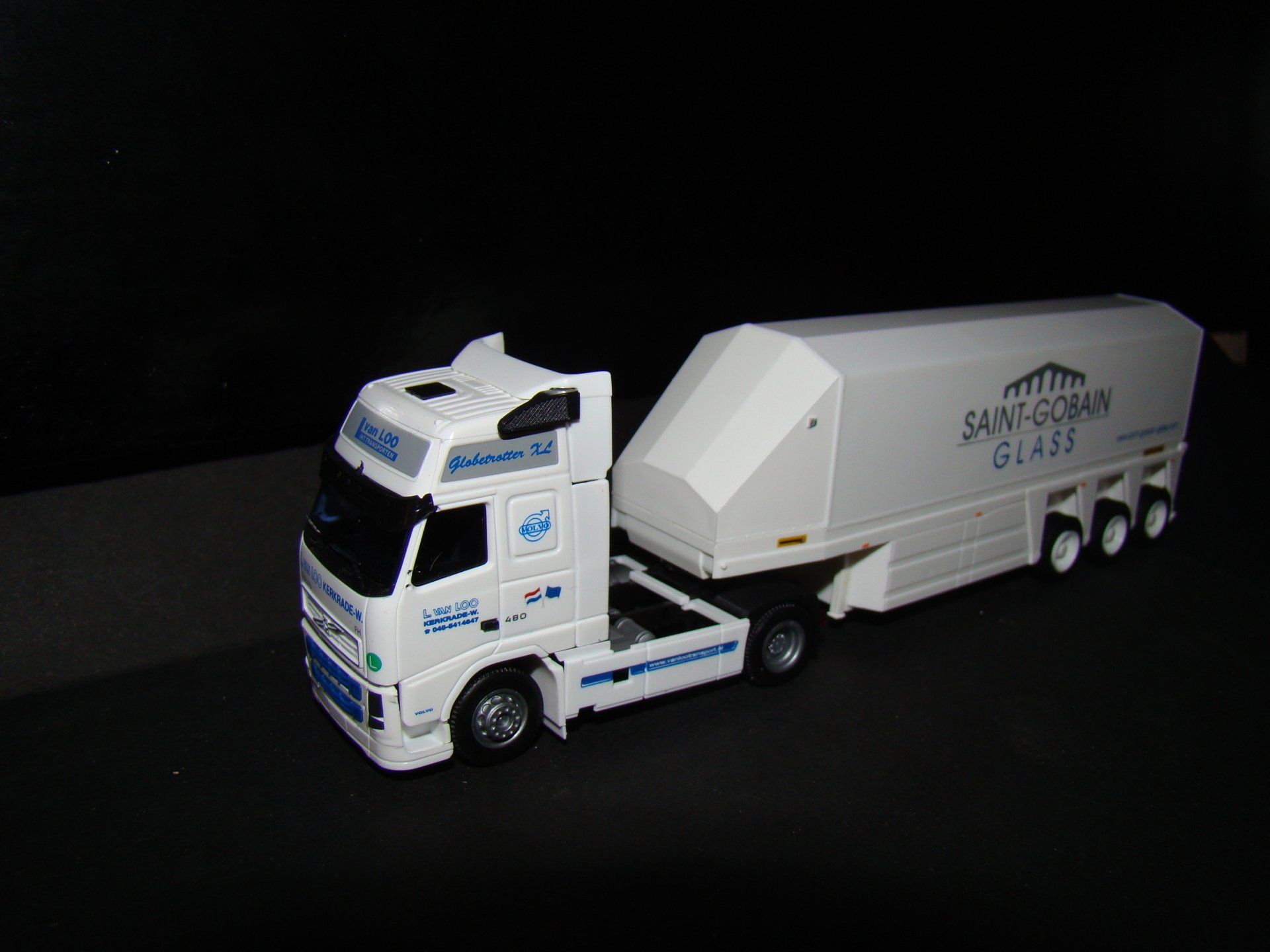 Van de Loo - St. Gobain AMW-AWM 8298.01 & 73879 Volvo FH12