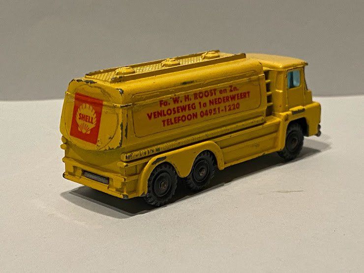 W.R. Roost Neder weert Husky achterzijde