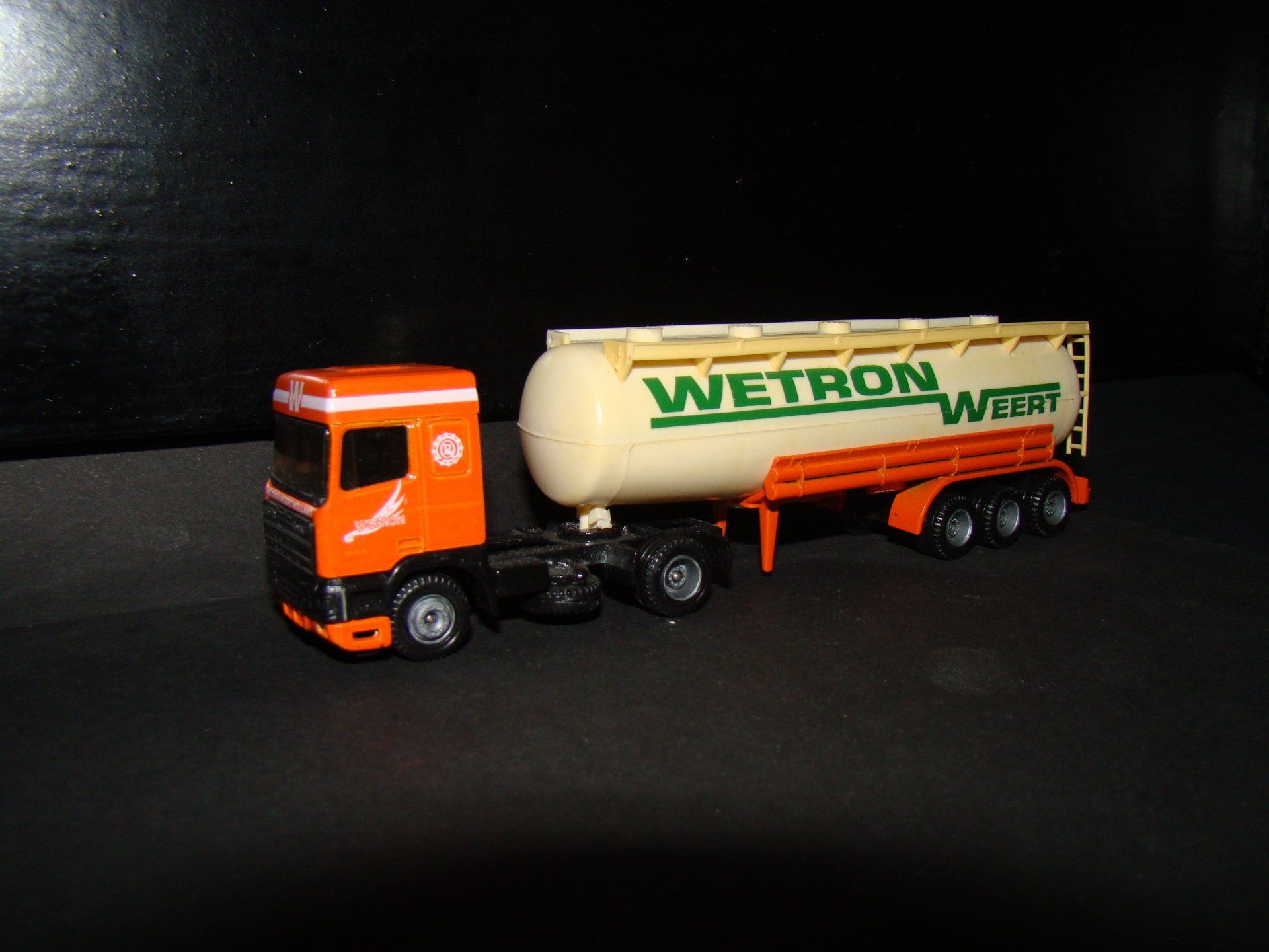 Wetron EFSI Bulktrailer DAF 95 SC