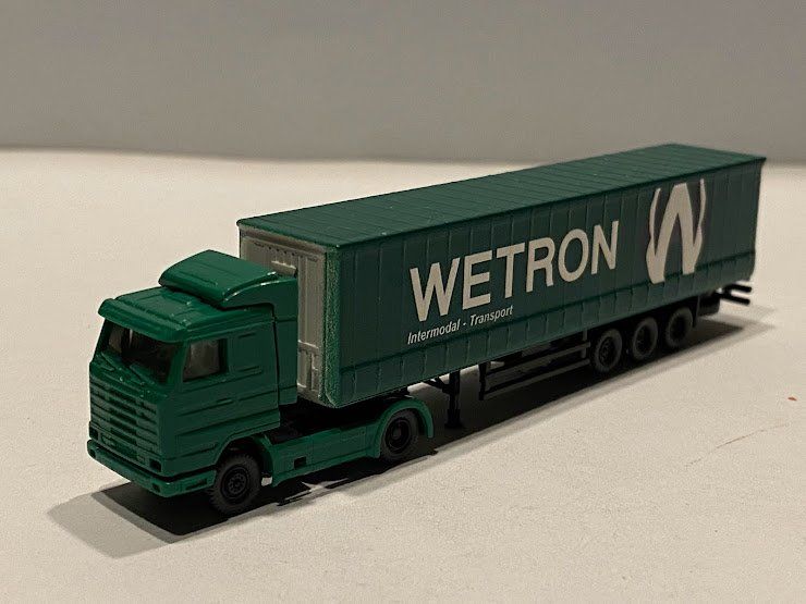 Wetron Roco schaal 1:160 Scania licht Groen achterzijdeWetron Roco schaal 1:160 Scania donker Groen voorzijde