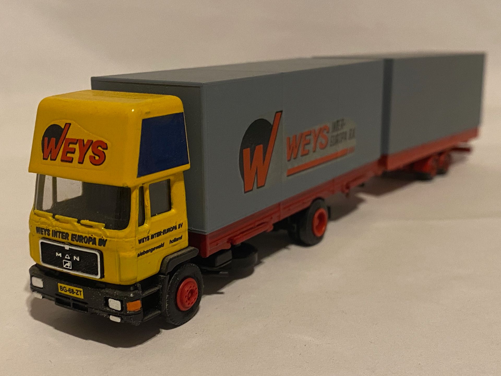 Weys Herpa MAN Volume Combi Eigenbouw