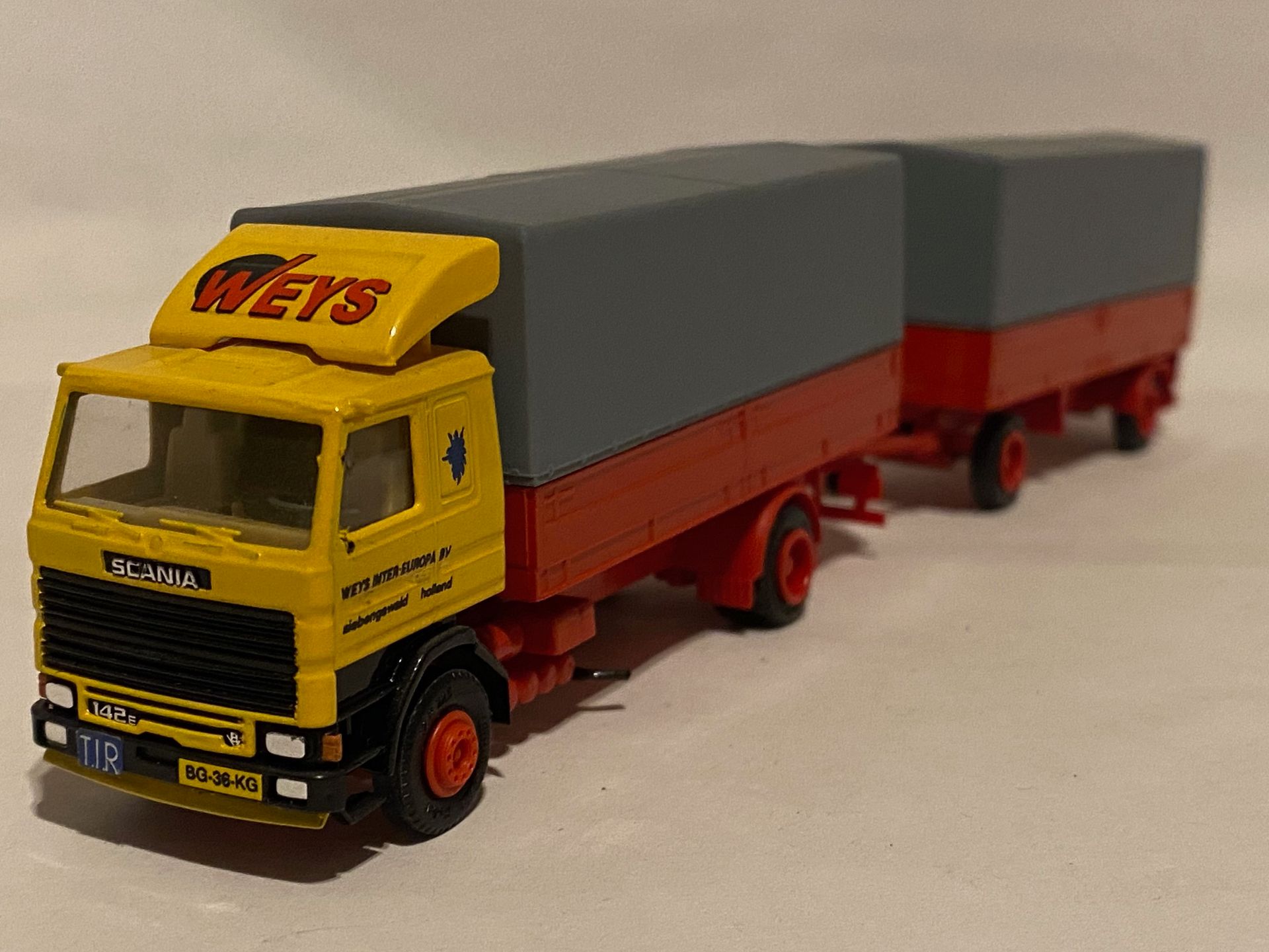 Weys Herpa Scania Scania 142M combi Eigenbouw