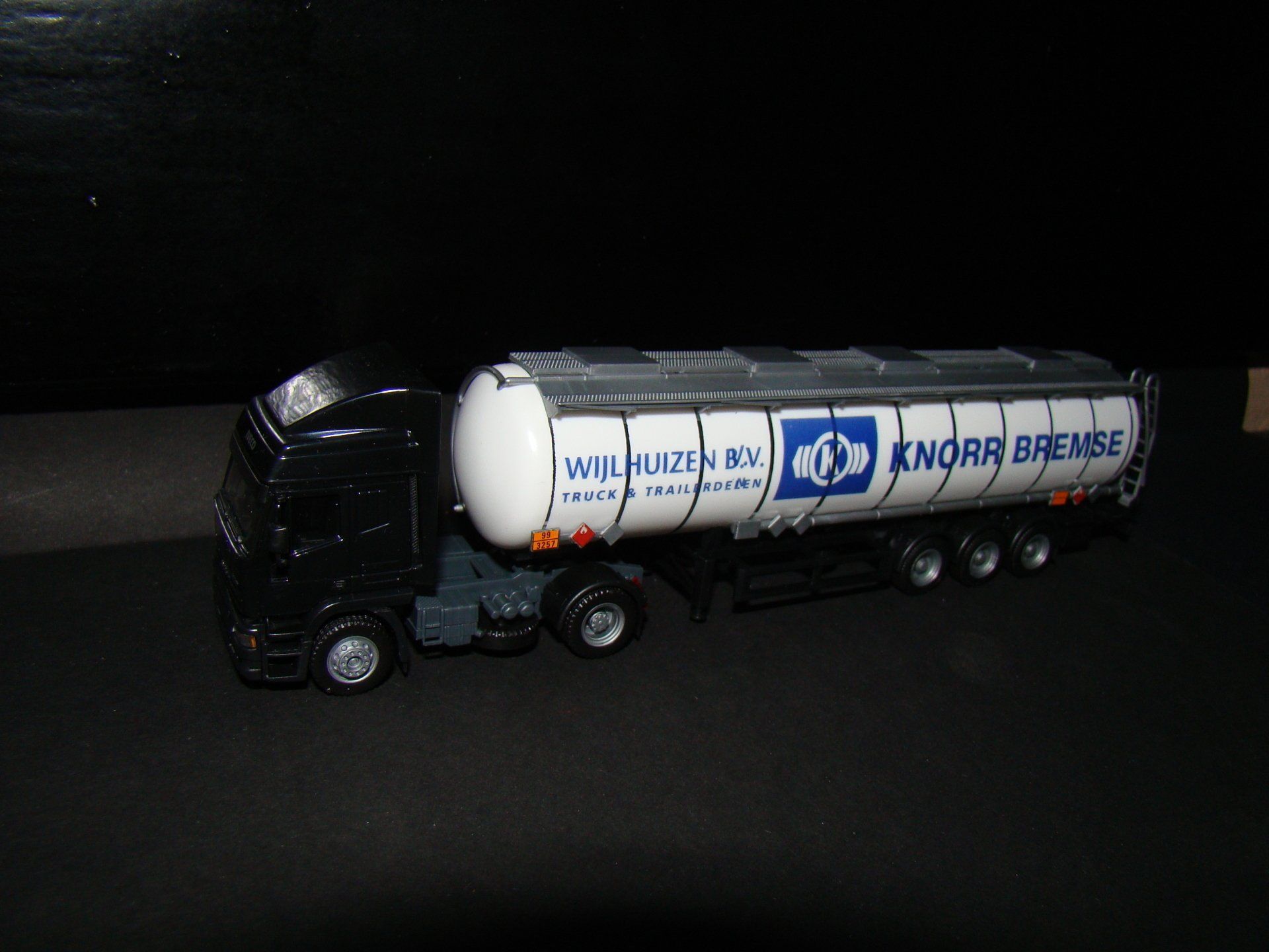 Wijlhuizen - Knorr Bremse Herpa Iveco