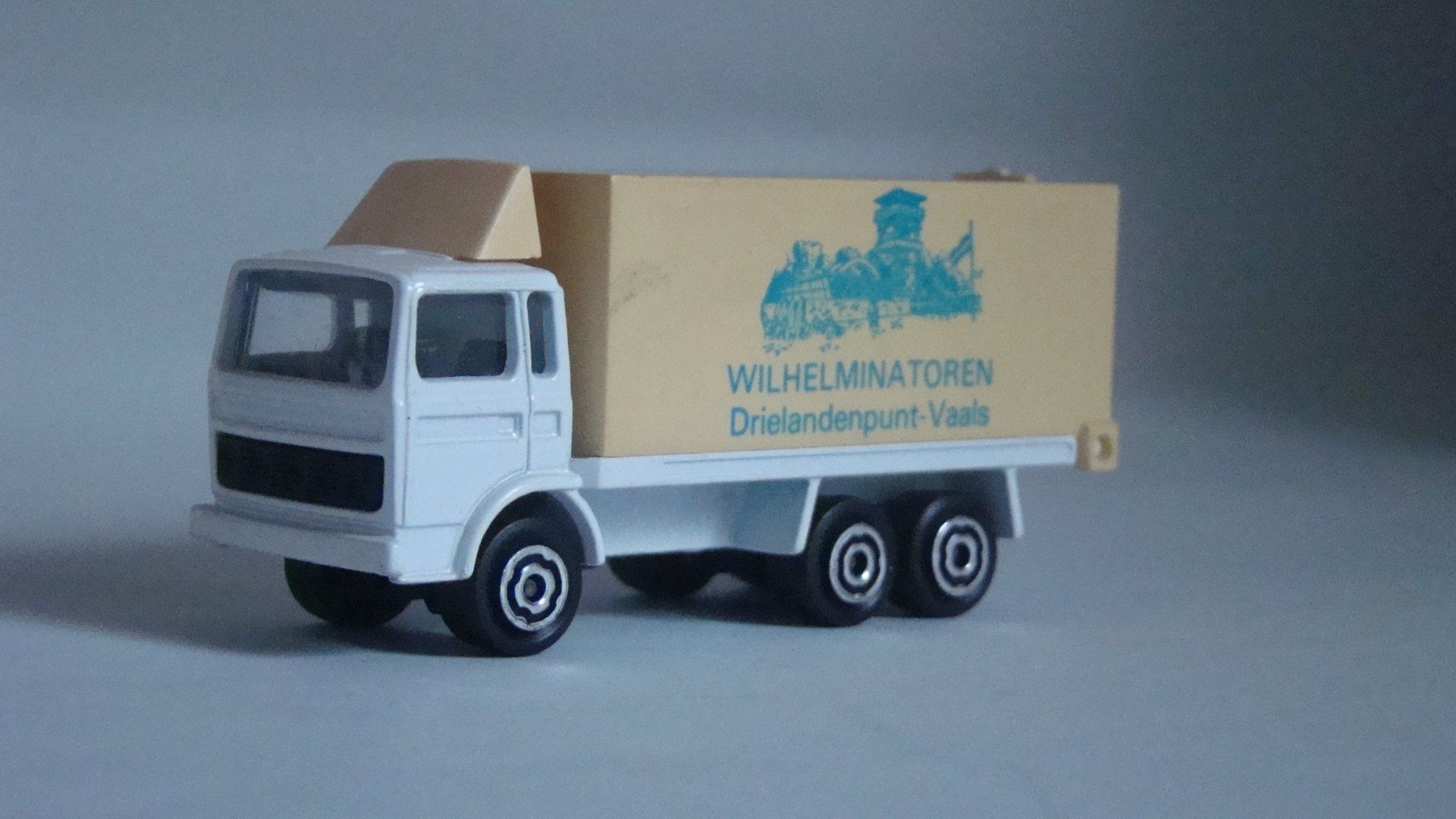 Wilhelminatoren - Drielandenpunt Vaals Majorette Saviem