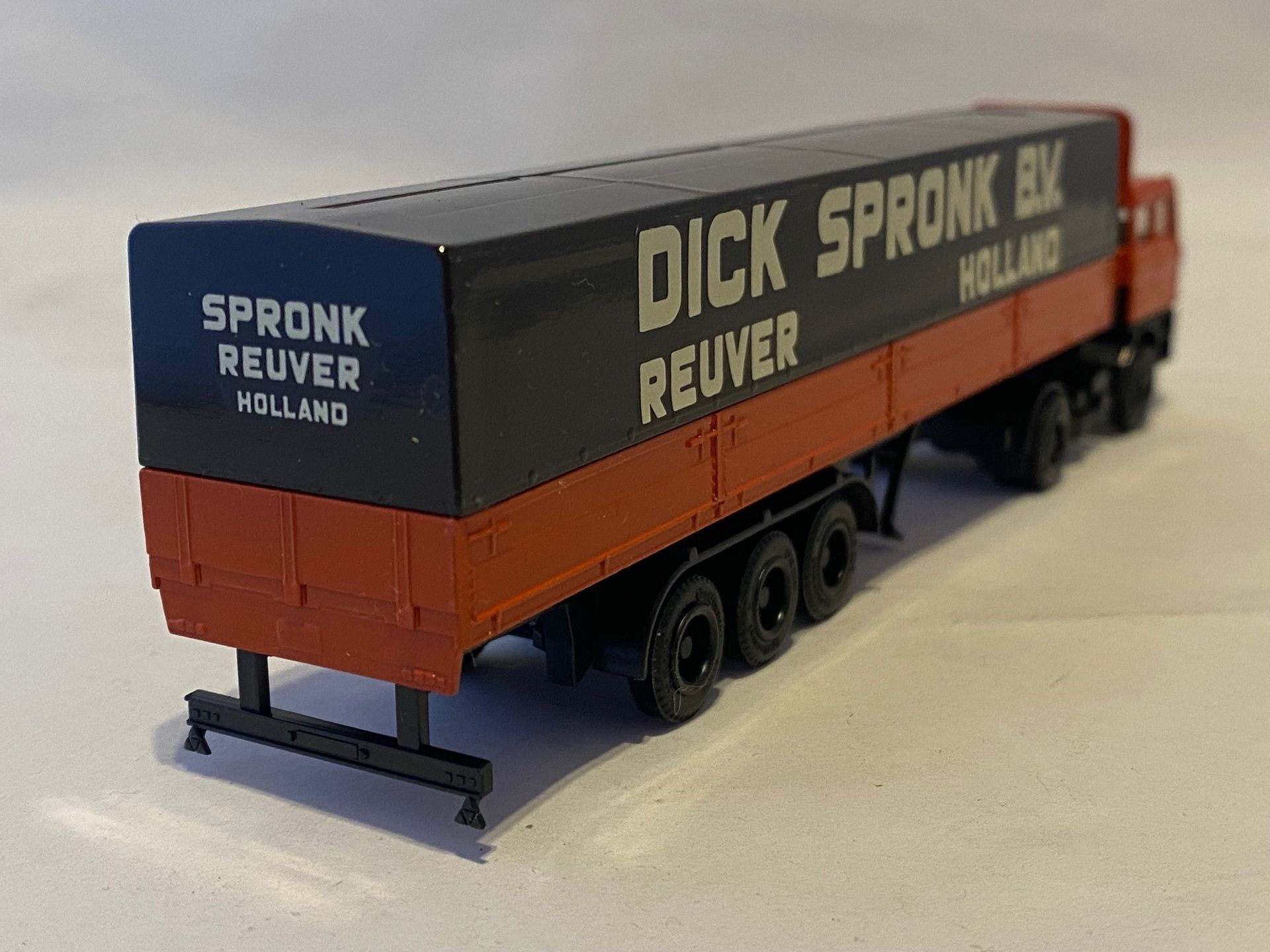 Spronk Herpa DAF 3300 Eigenbouw