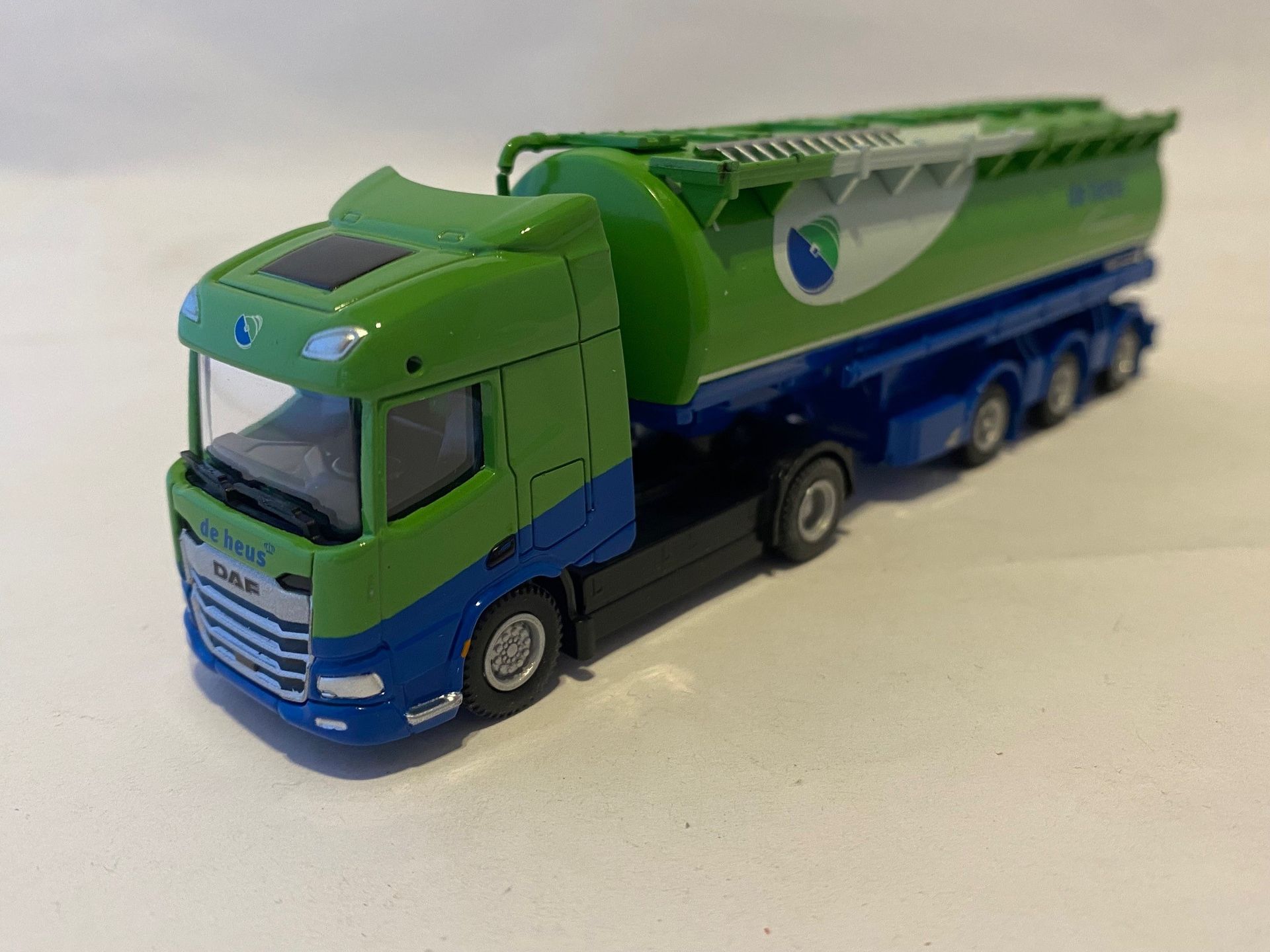 De Heus WSI 71-2039 DAF XD SH 4x2