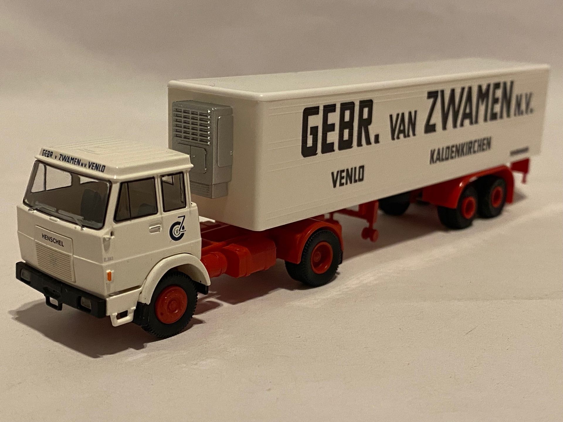 Gebr. van Zwamen Brekina 82253 Henschel F161 Tarpaulin