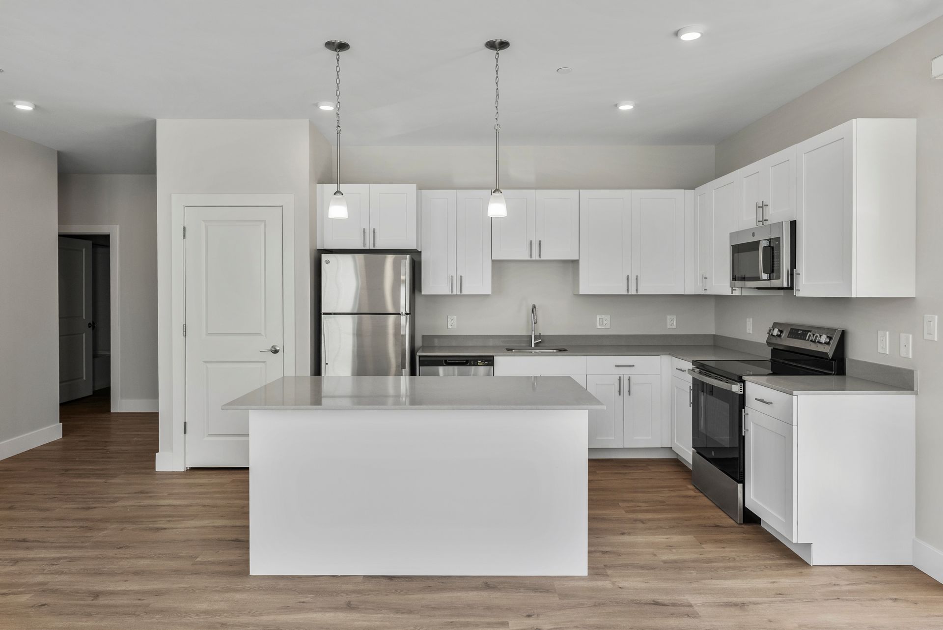 Full kitchen at Woodviw.