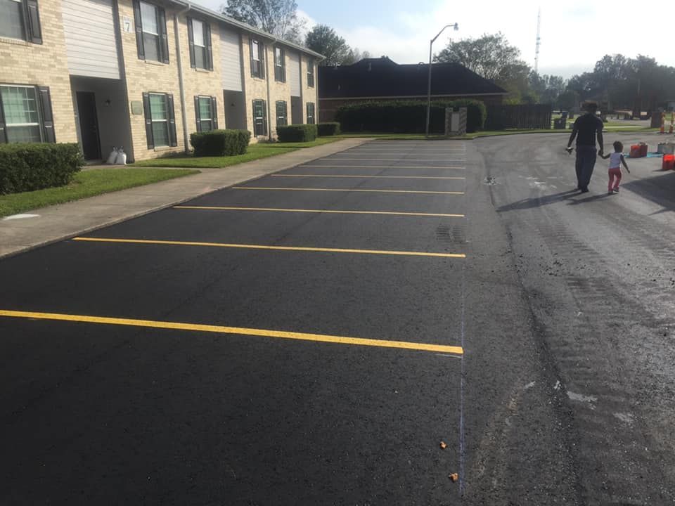 parking lot paving and striping
