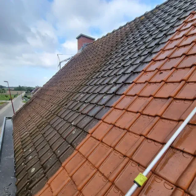 Grondige inspectie van dakwerken in Leuven, ter evaluatie van schade en onderhoudsbehoeften.