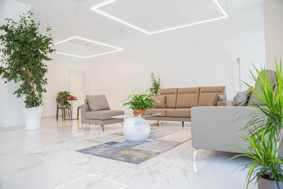 casa funeraria a Porto San Giorgio con arredi moderni