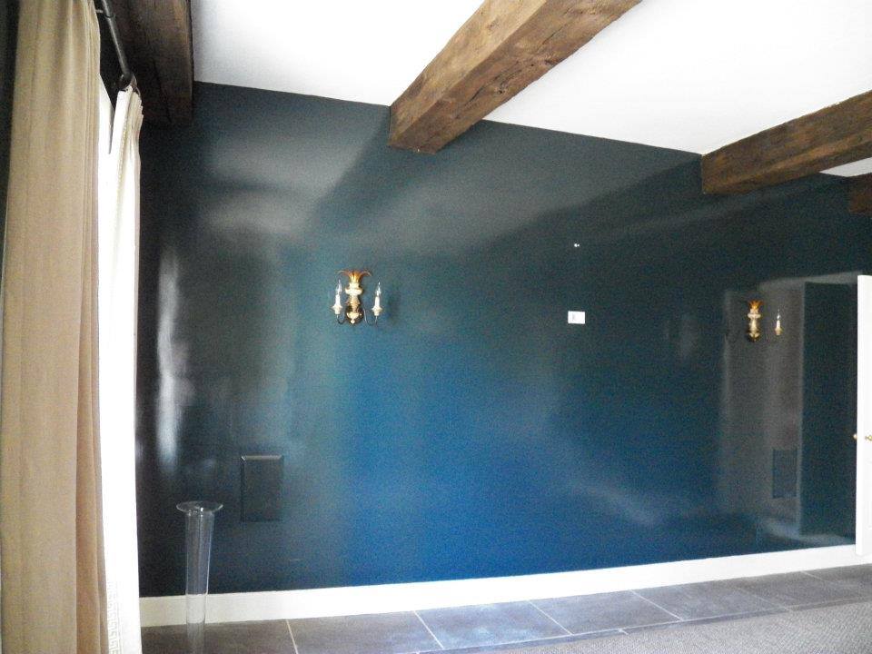 Hallway with Stained Ceiling Trim — Wilmington, DE — Ayala Painting