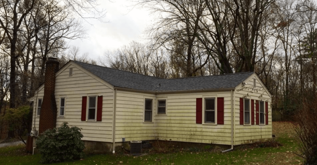 Before Cleaning the House Siding — Wilmington, DE — Ayala Painting