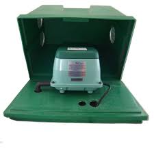 Dog house with aerator