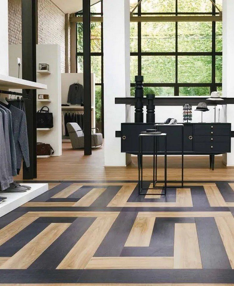 dettaglio locale con pavimento in vinile dal design moderno