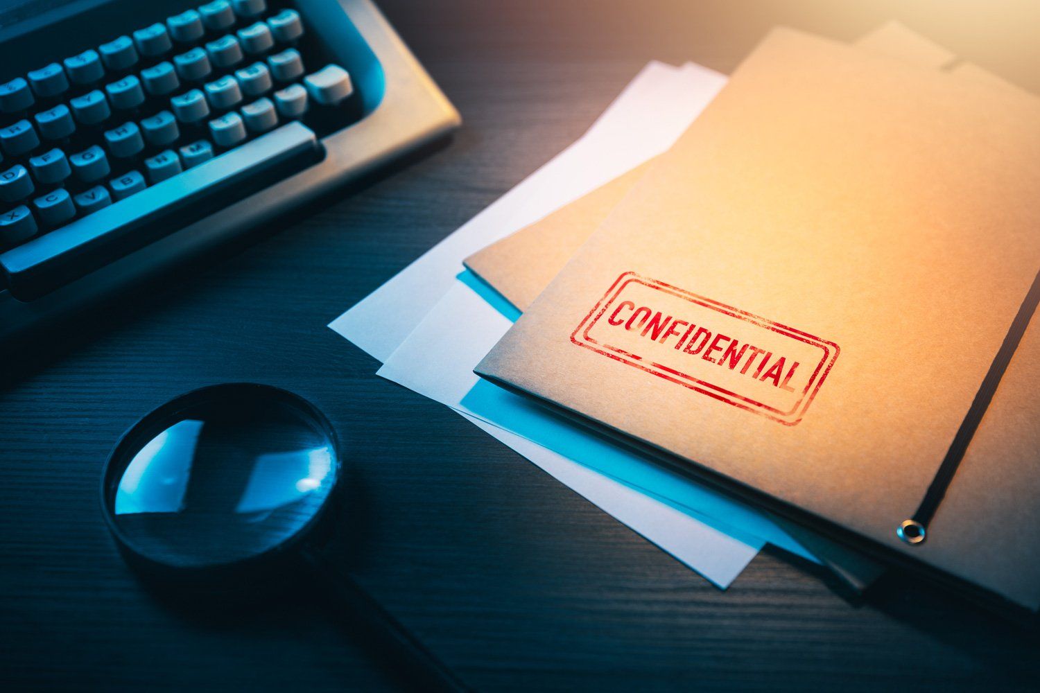 private investigator desk with confidential envelopes